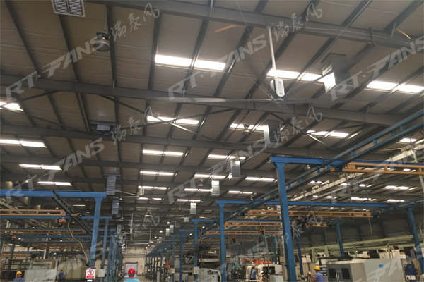 瑞泰風(fēng)廠房車間通風(fēng)降溫設(shè)備廠家案例實(shí)拍圖